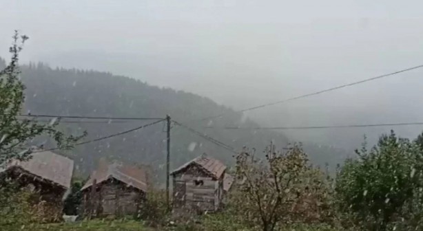 Foto - Türkiye'nin o illerinde Ekim ayında kar yağışı!