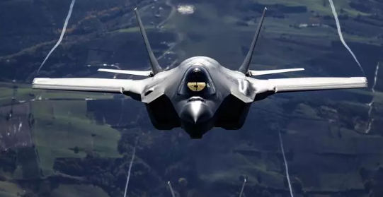 Foto - Türkiye'nin parasını ödediği F-35'lerin üzerine yatmaya çalışan ABD belasını buldu! Tüm dünya şokta
