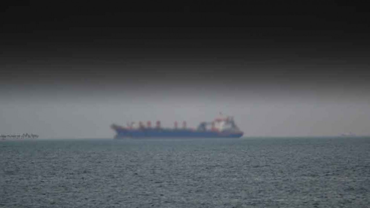 Türkiye'nin petrol aradığı sularda sıcak saatler! Dev gemi kaçırıldı