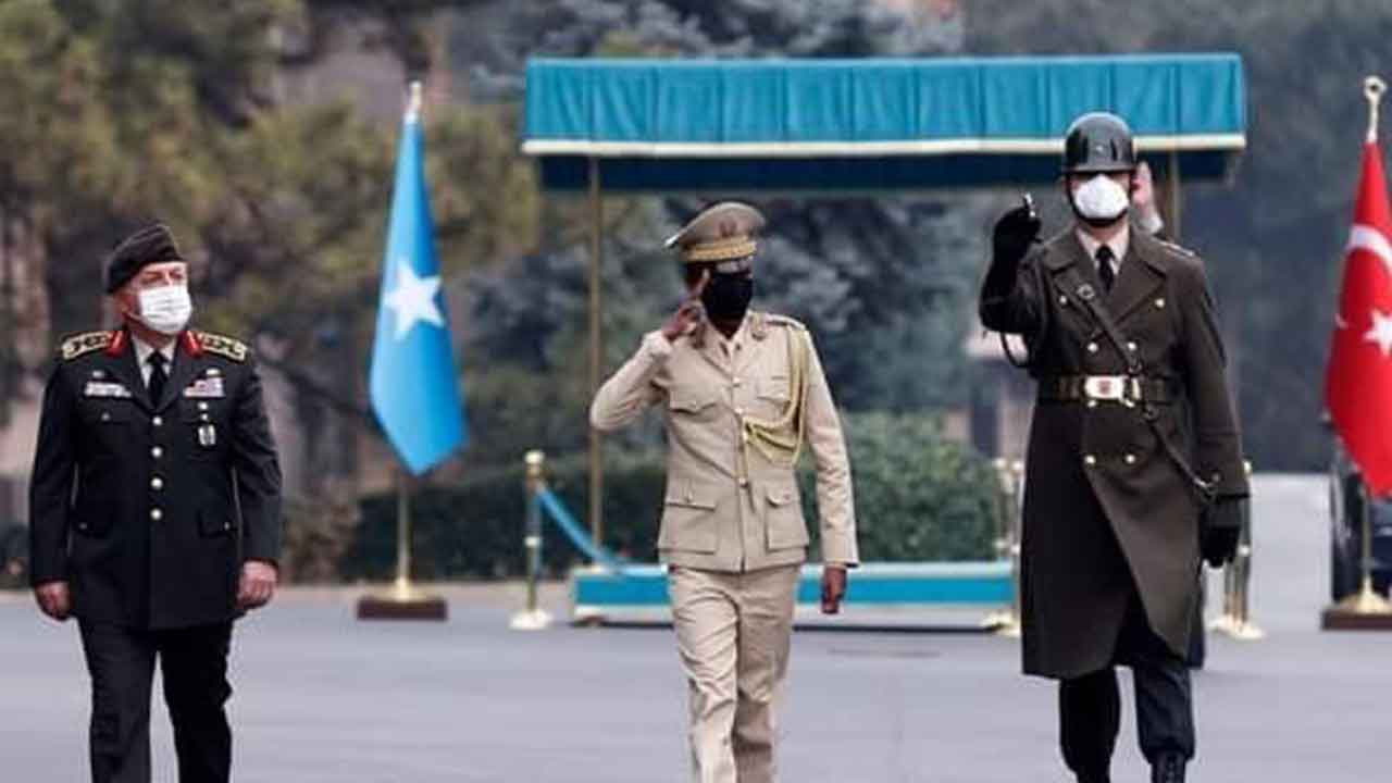 Türkiye'nin petrol arayıp askeri destek verdiği Somali'de şok gelişme! Görevden el çektirdiler