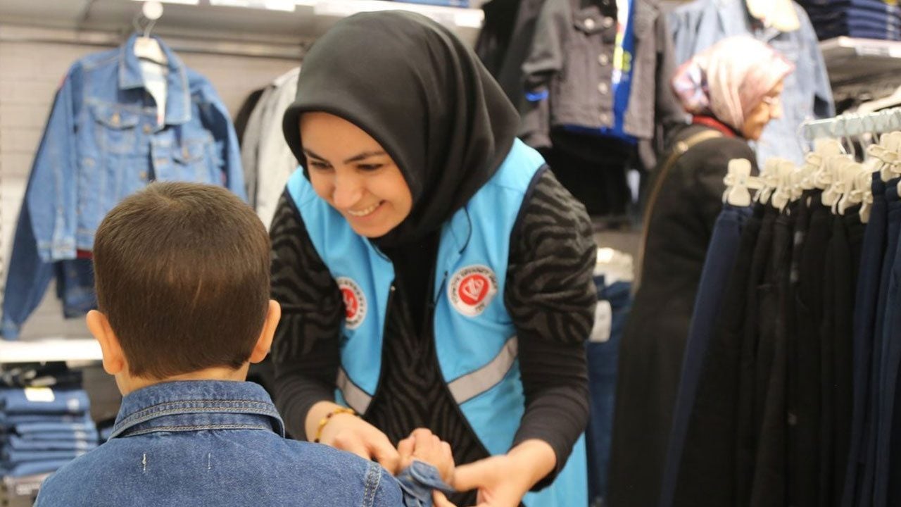 Foto - Türkiye’nin şefkat eli her yerde! TDV’den Kerküklü yetimlere destek