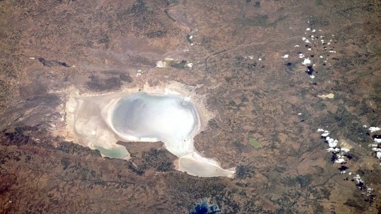 Türkiye'nin tam ortasından fışkırıyor! Yerin altında tonlarcası var, 50 ülke peşine düştü