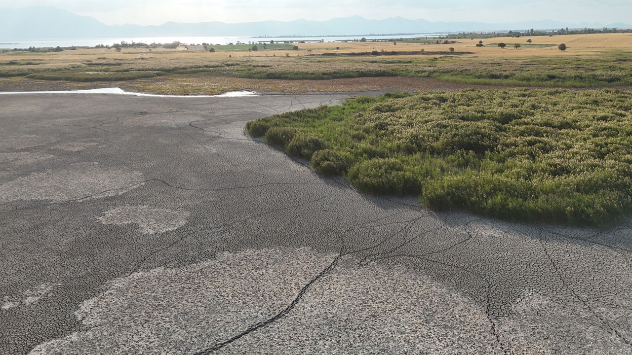 Foto - Türkiye’nin tatlı su cenneti can çekişiyor! Artık adalara motorla değil yürüyerek gidiyorlar