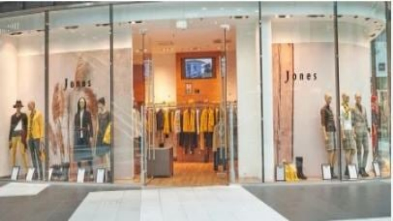 Türkiye'nin tekstil devi mağazaları birer birer devralacak! Dünyaca ünlü 53 yıllık moda zinciri kapanıyor