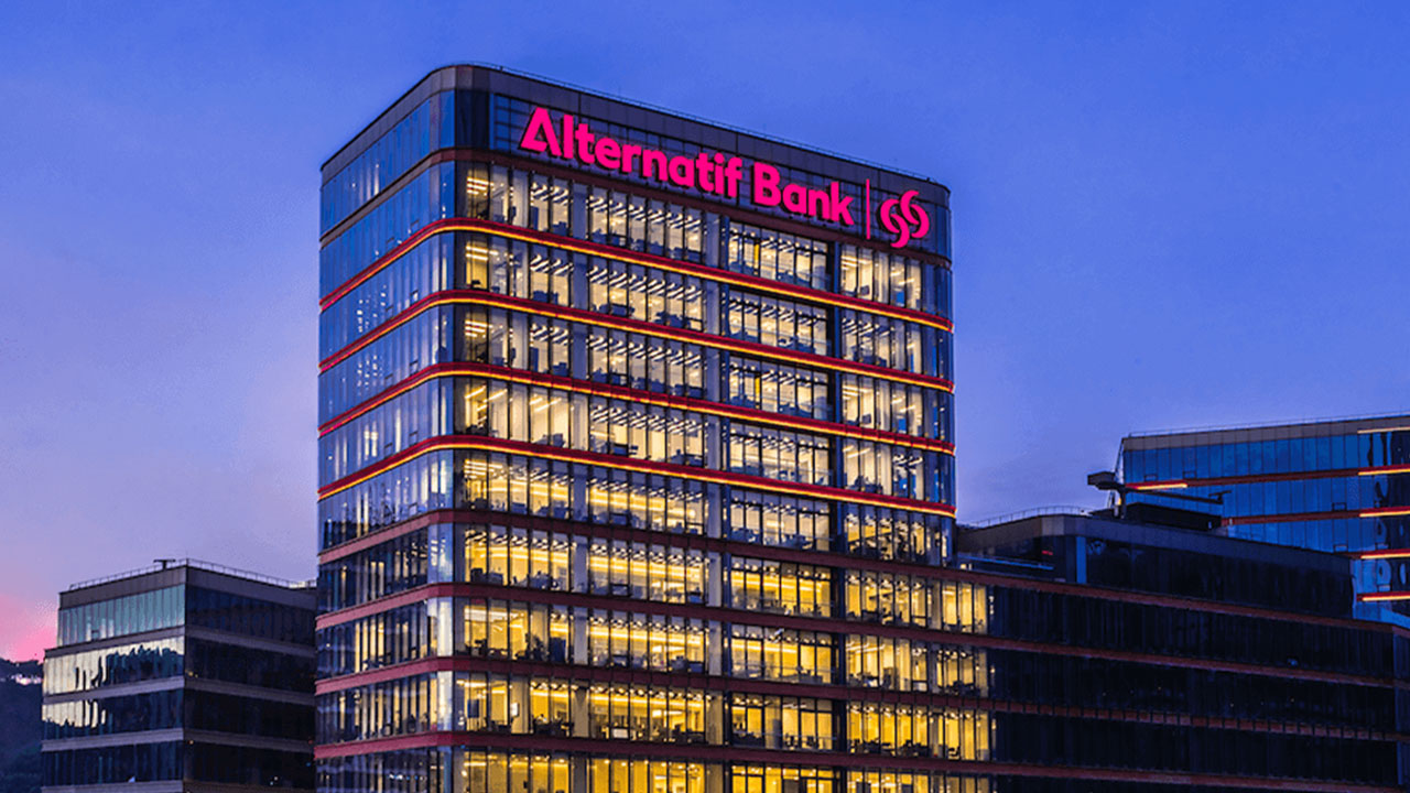 Foto - Türkiye'nin ünlü bankasında deprem! Şubelerini bir bir kapatmaya başladı, kriz baya büyük