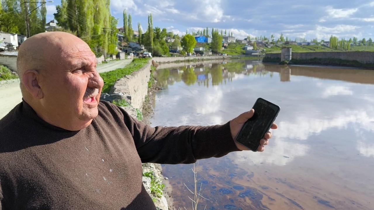 Foto - Türkiye’nin ünlü çayında akaryakıt sızıntısı! 