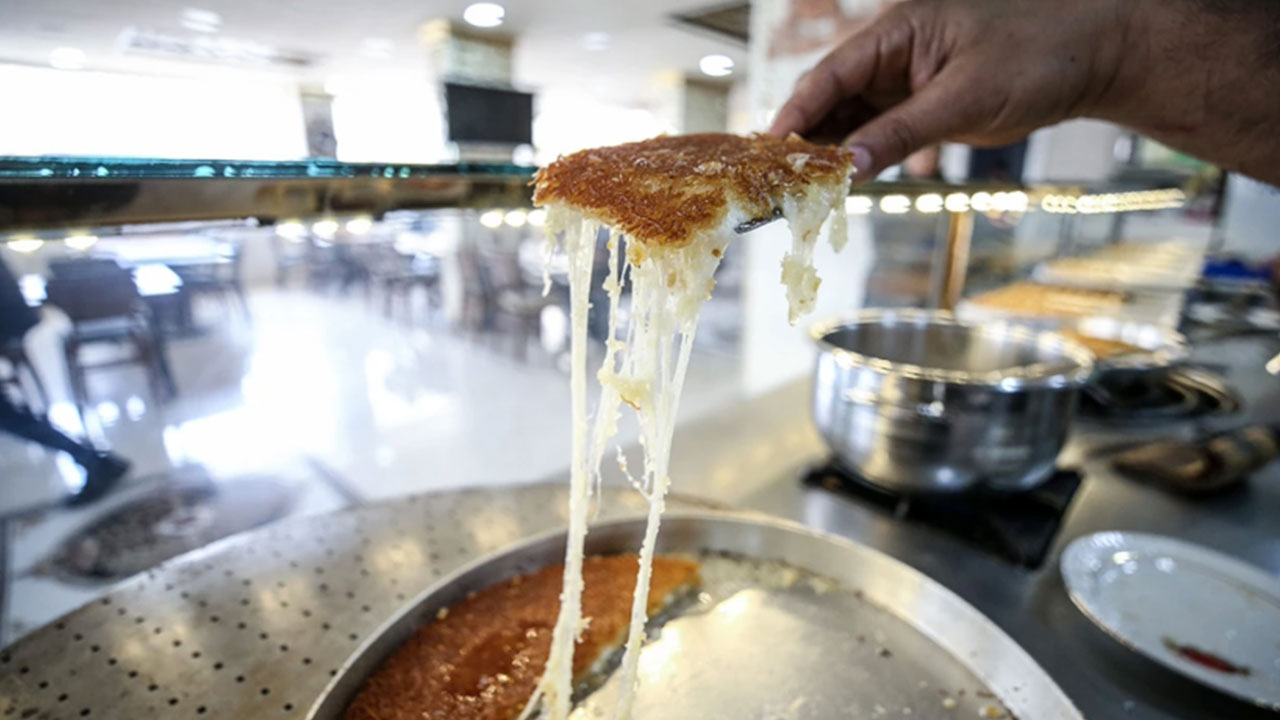 Türkiye'nin ünlü tatlıcısına operasyon: Çok sayıda gözaltı var