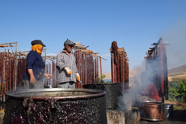 Foto - Türkiye'nin usta şeflerindendi... Bakın köyüne yerleşip ne yaptı!