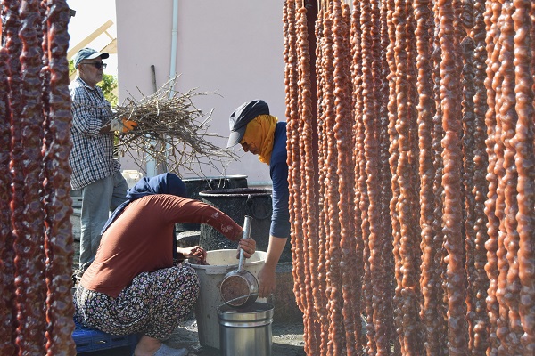 Foto - Türkiye'nin usta şeflerindendi... Bakın köyüne yerleşip ne yaptı!