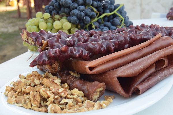 Foto - Türkiye'nin usta şeflerindendi... Bakın köyüne yerleşip ne yaptı!