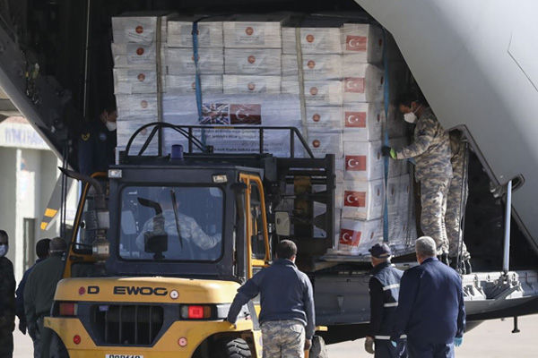 Foto - Türkiye'nin yardımı İngiliz bürokrasisine takıldı!