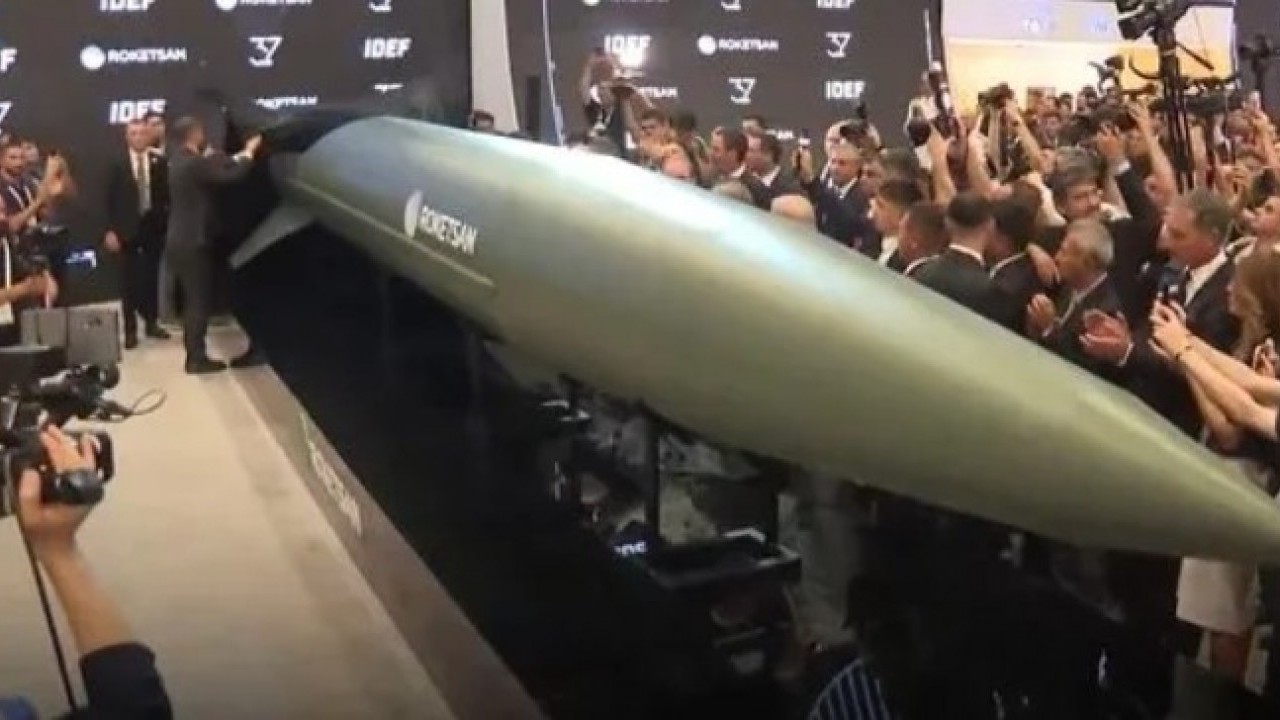 Foto - Türkiye’nin yeni gücü sahneye çıktı: Roketsan’dan hipersonik Tayfun şovu! 6 yeni sistem ilk kez tanıtıldı!