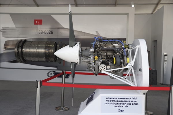Foto - Türkiye'nin yeni İHA motoru TEKNOFEST'te!