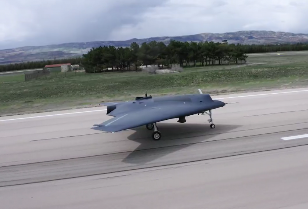 Foto - Türkiye'nin yeni İHA'sı Avrupa ülkesini ayağa kaldırdı: Ankara değişiklikler yapıyor, hemen hazırlanmalıyız