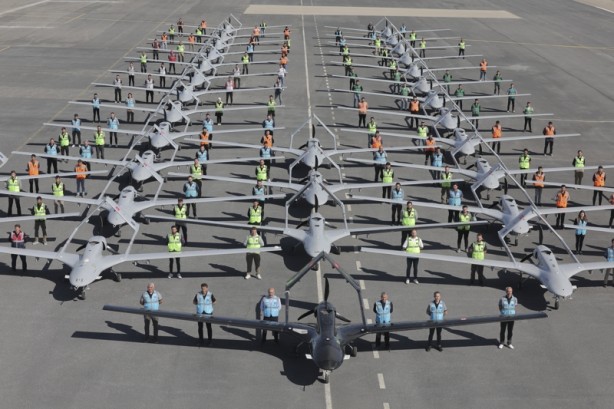 Foto - Baykar yine yaptı yapacağını! Yeni İHA'nın peşine düşecek ülke sayısını isim ağzından kaçırdı
