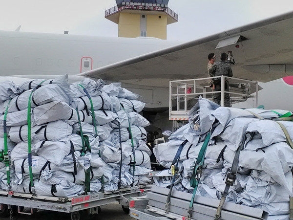 Foto - Türkiye'nin yıllar önceki yardımını unutmadılar! Adana'ya indi