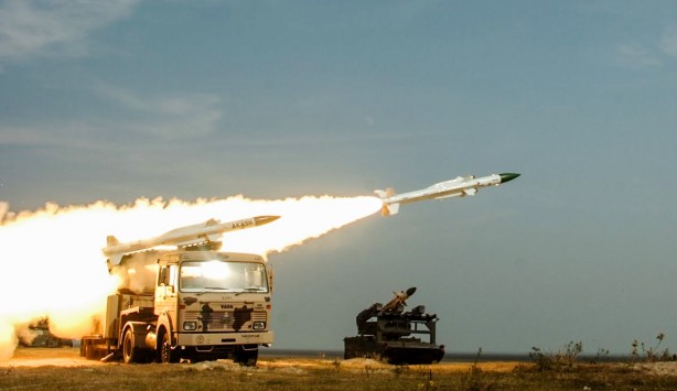 Foto - Türkiye'ye 4 bin 600 km uzaklıktaki ülke Türk SİHA'larını vurmak için füze geliştirdi! 'Vuracağız' diyorlar