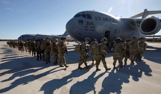 Foto - Türkiye'ye 40 kilometre uzakta! ABD bölgeyi cephaneliğe dönüştürüp 400 tank yığdı
