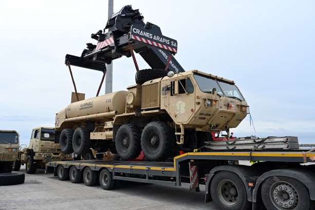 Foto - Türkiye'ye 60 km mesafeye kadar geldiler! Tanklar, gizemli silahlar konuşlandırıldı