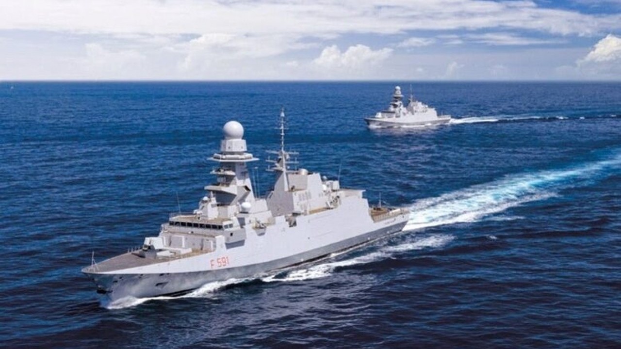 Foto - 'Türkiye'ye dostumuz' diyorlardı! Yunanistan'a savaş gemisi verecekler