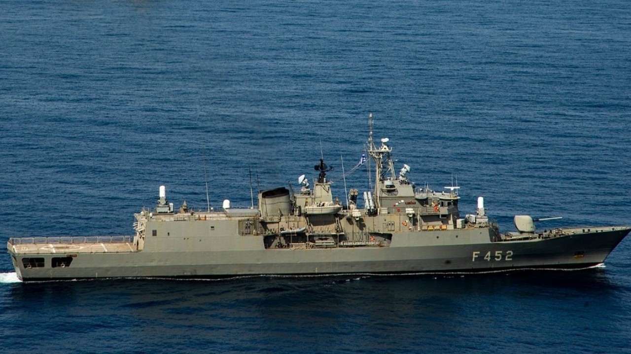 Foto - 'Türkiye'ye dostumuz' diyorlardı! Yunanistan'a savaş gemisi verecekler