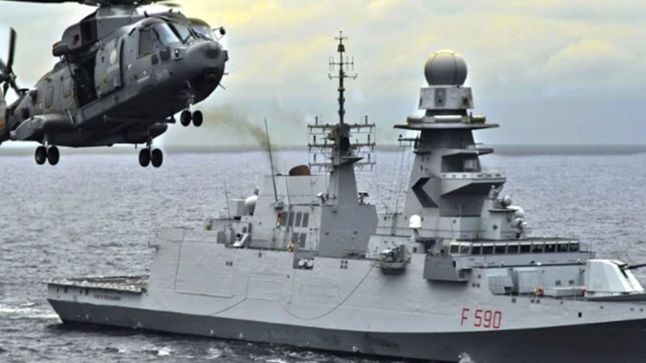 'Türkiye'ye dostumuz' diyorlardı! Yunanistan'a Türkiye'yi vurmaları için savaş gemisi teklif ettiler