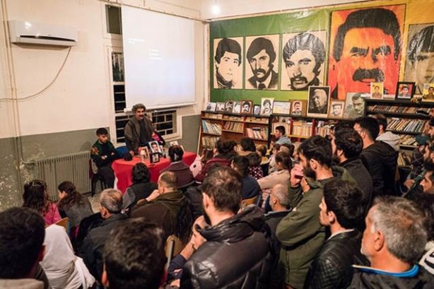 Foto - Türkiye’ye düşman teröriste dost! Sözde mülteci kampında alçak görüntüler