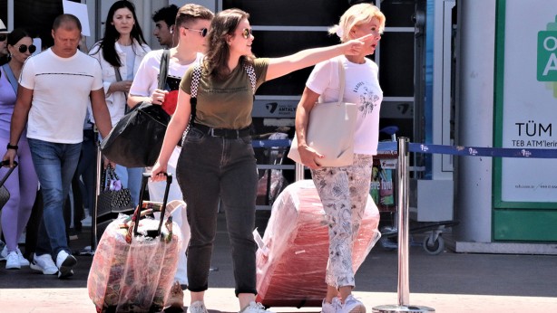 Foto - Türkiye'ye gelen Ruslar otel dışına çıkmaktan korkuyor! İşte sebebi