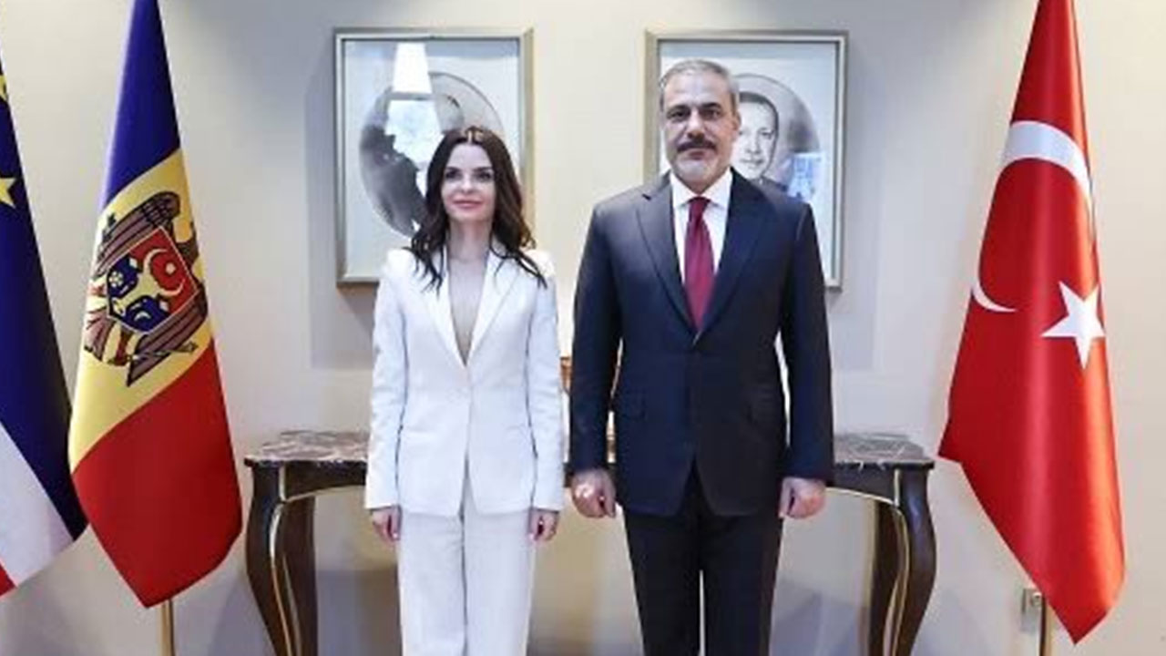 Foto - Türkiye'ye gelmek üzereydi! Gözaltına alınan devlet başkanı Erdoğan'dan yardım istedi