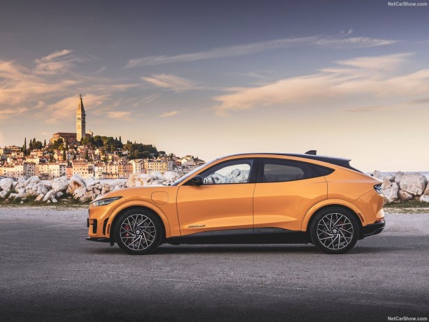 Foto - Türkiye’ye giriş yaptı! Performans ve güç için tasarlandı! Onun adı Tesla katili!