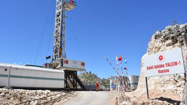 Foto - Türkiye’ye her an yeni bir müjde verilebilir! O ilimizde topraktan su gibi petrol fışkırmaya başladı