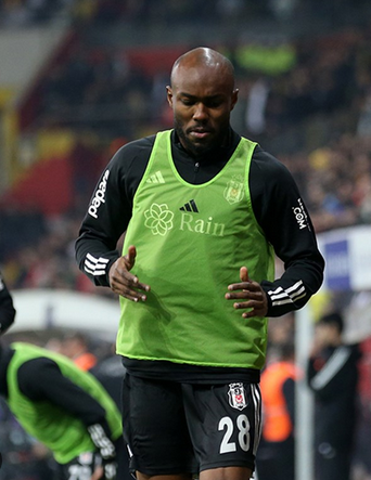 Türkiye’ye ilan ettiler: Geliyor gelmekte olan dediler: Transferler sezonu ayrıştırma sürecinde... Açıklaması olay!