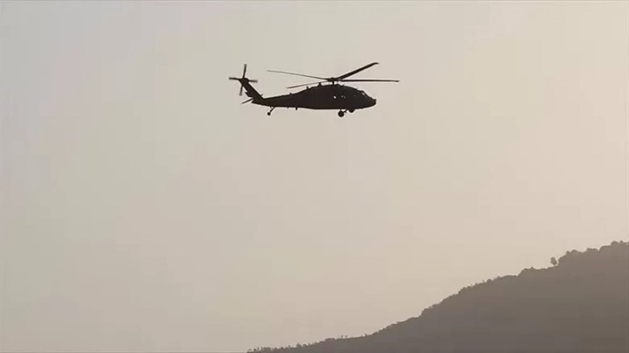 Foto - Türkiye'ye kafa tutan ülke alev aldı: Helikopter üssü cayır cayır yandı