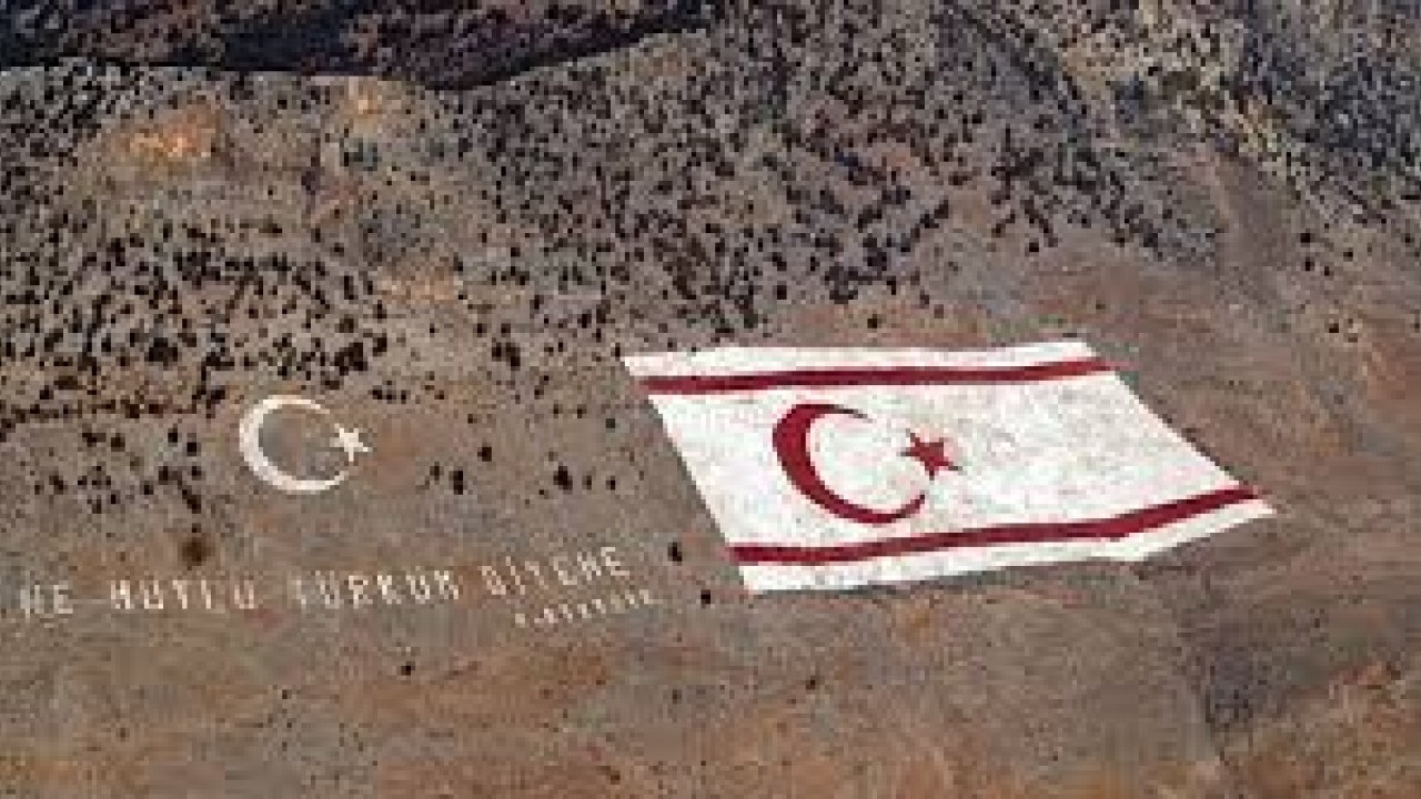 Foto - Türkiye'ye karşı alçak tahrik: F-16 savaş uçaklarını havalandırıp çıkarma yaptılar