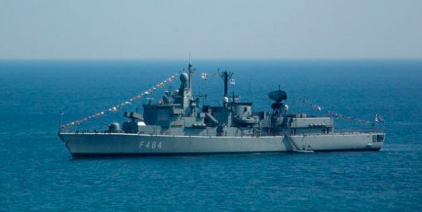 Foto - Türkiye'ye karşı hamle! Savaş gemileri yola çıktı, füzeler ateşlenip uçaklar ve helikopterler havalandı