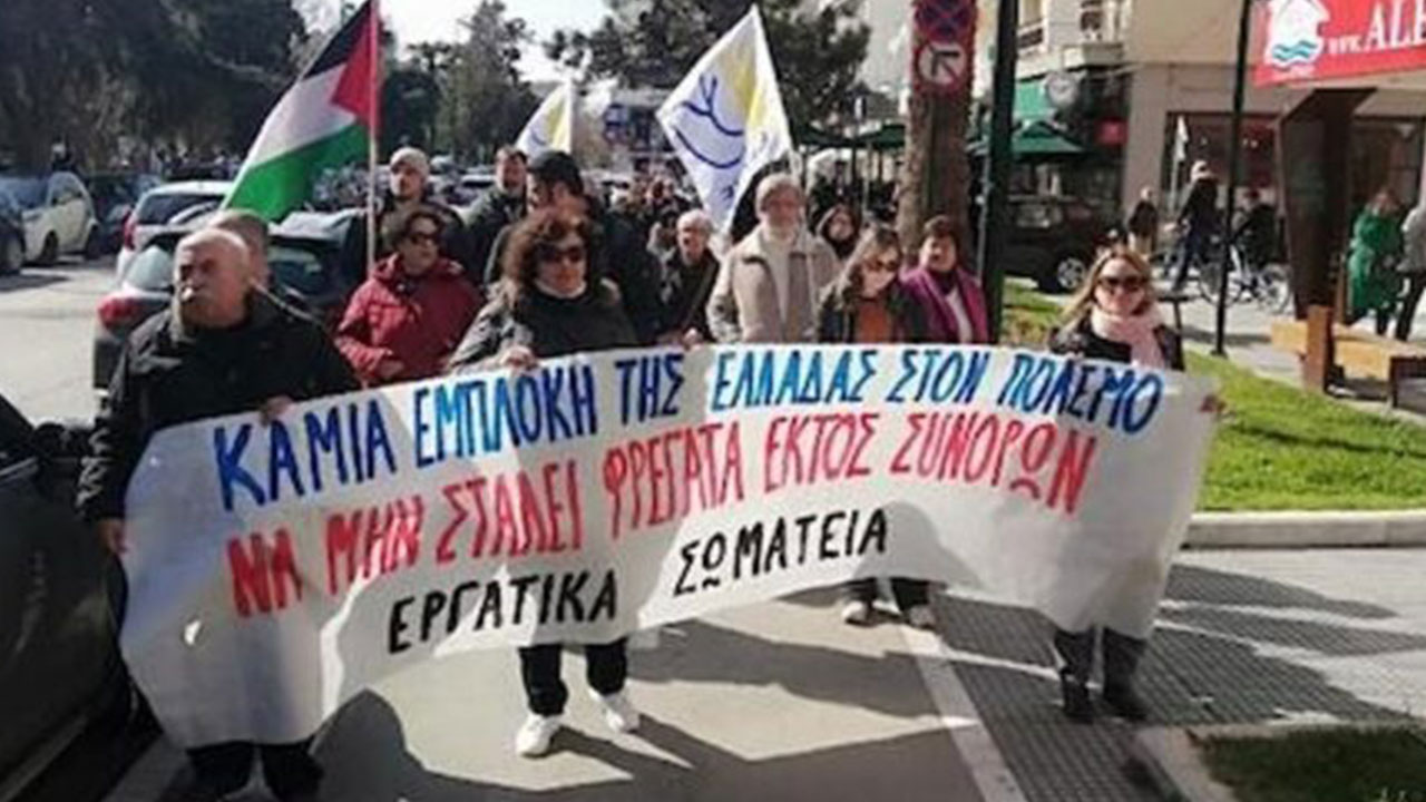 Foto - Türkiye'ye karşı uçaklar, gemiler, füzeler alıyorlardı! Halk ayaklandı: O gemiyi oraya göndermeyin