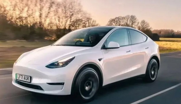 Türkiye’ye özel Tesla Model Y! Hardware 4 nedir?