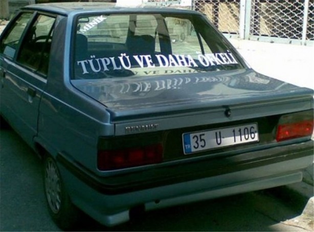 Foto - Türkiye'ye özgü araba arkası yazıları