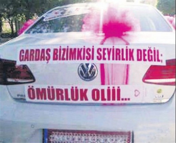 Foto - Türkiye'ye özgü araba arkası yazıları