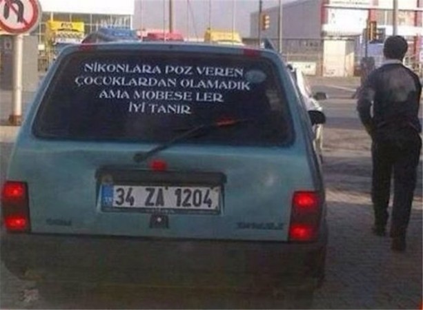Foto - Türkiye'ye özgü araba arkası yazıları