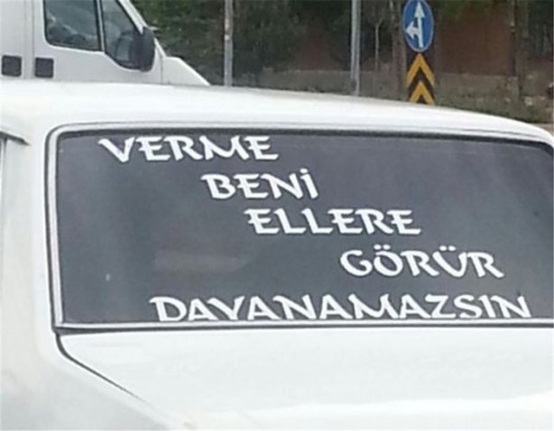 Foto - Türkiye'ye özgü araba arkası yazıları