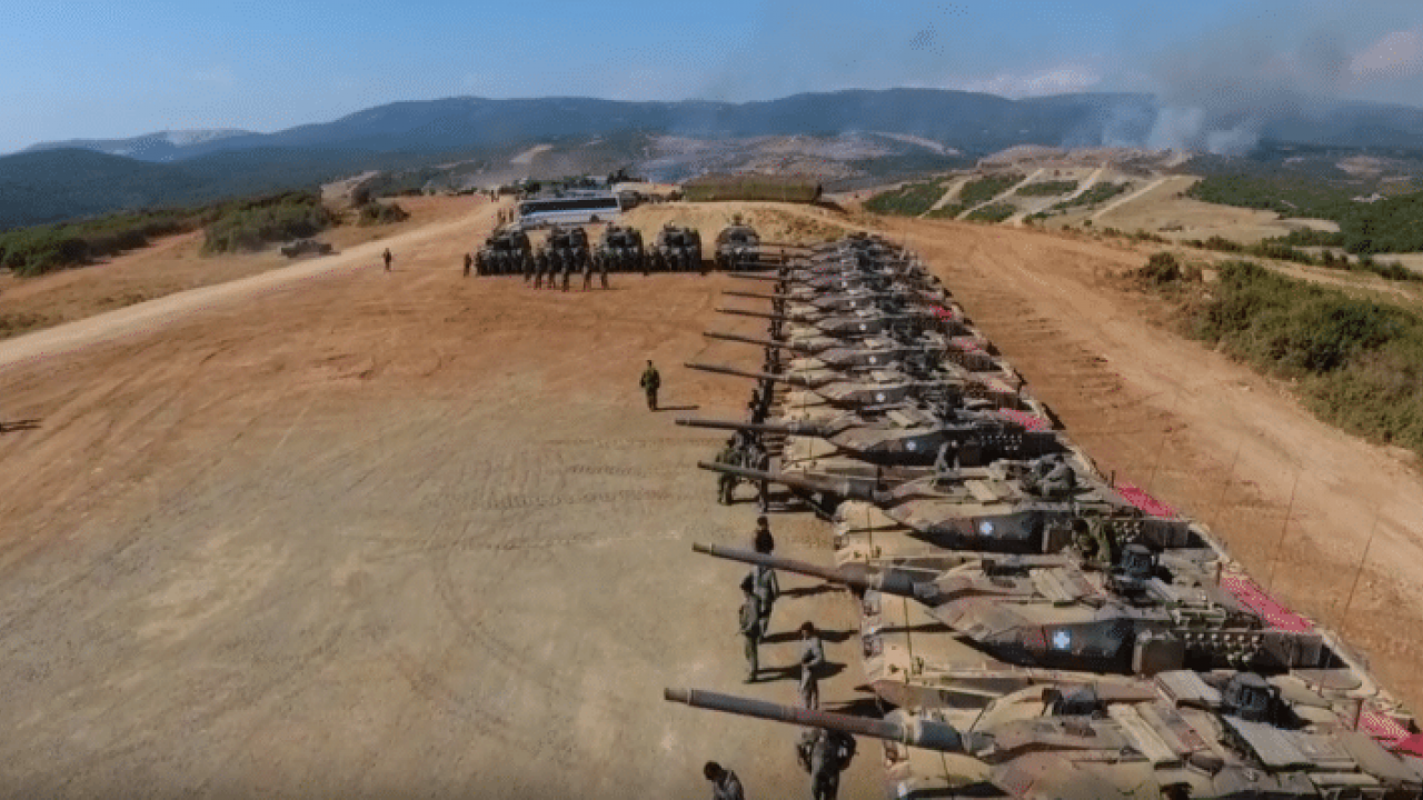 Türkiye'ye saldırı hazırlığı: Savaş tankları araziye çıkarıldı