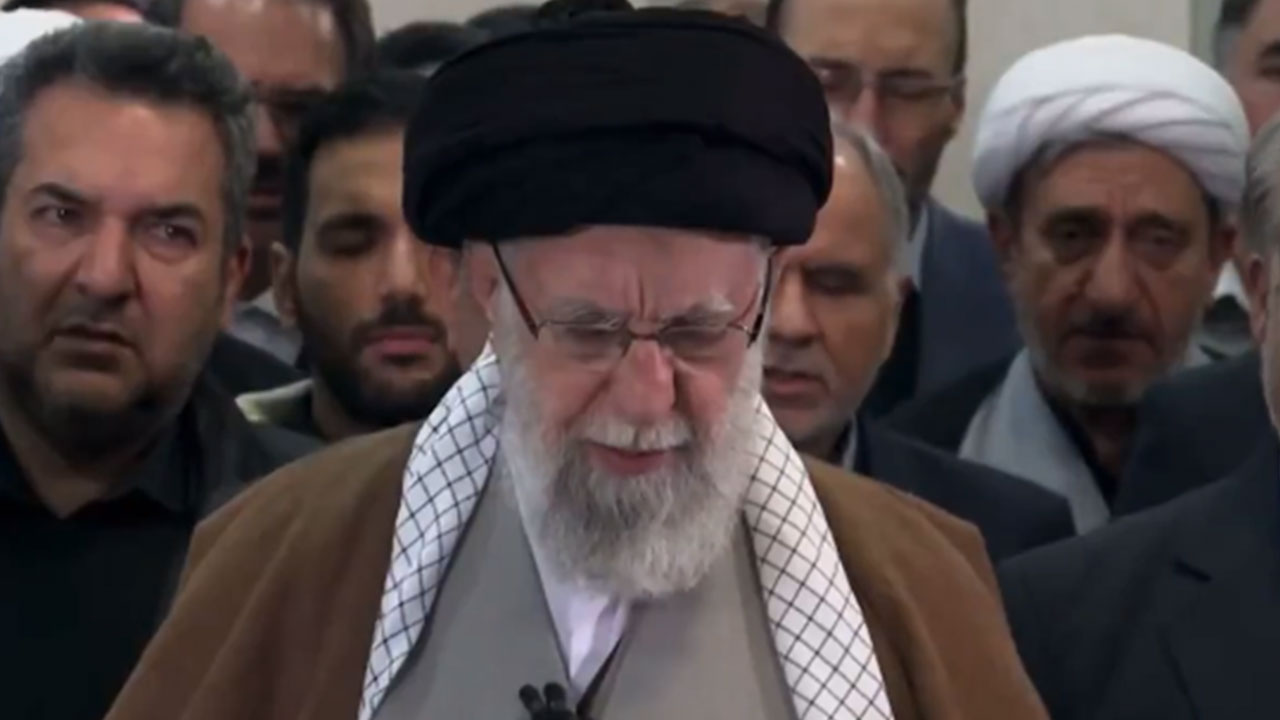 Foto - Türkiye'ye tehditler savuran Hamaney öldürülmekten korkuyor! Cenazedeki hali gündemi altüst etti