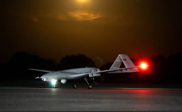 Foto - Türkiye'ye üstü kapalı Bayraktar TB2 SİHA tehdidi: Daha fazla satarsanız sorun olabilir