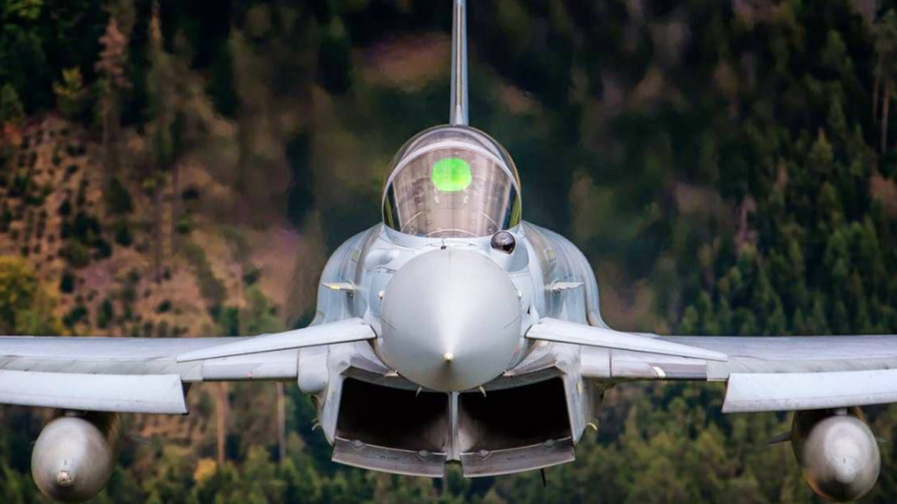 Foto - Türkiye'ye verilmeyen Eurofighter savaş uçakları alarm durumuna geçirdi