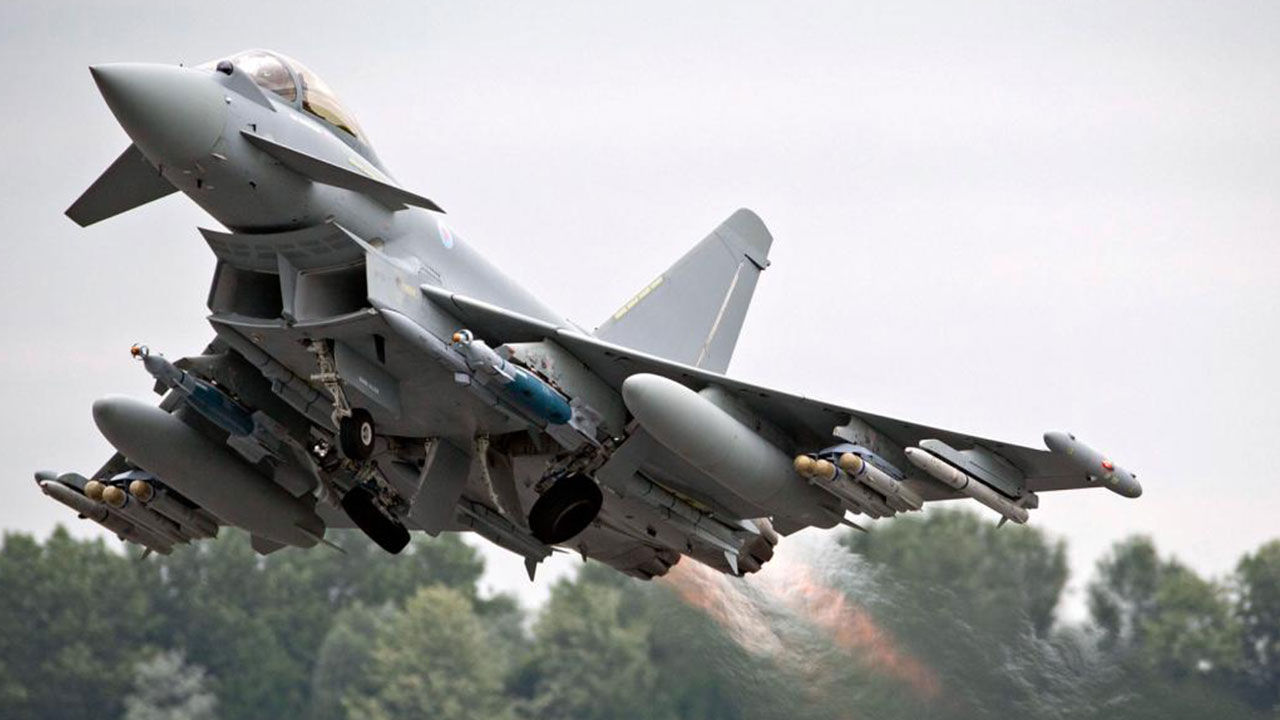 Foto - Türkiye'ye verilmeyen Eurofighter savaş uçakları alarm durumuna geçirdi