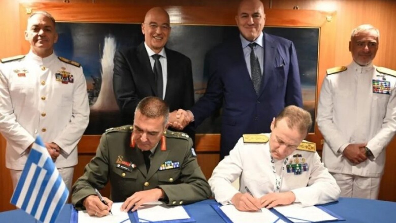 Foto - Türkiye'ye 'yakın dostumuz' diyen ülkeden flaş karar! Yunanistan'a savaş gemisi yolluyorlar