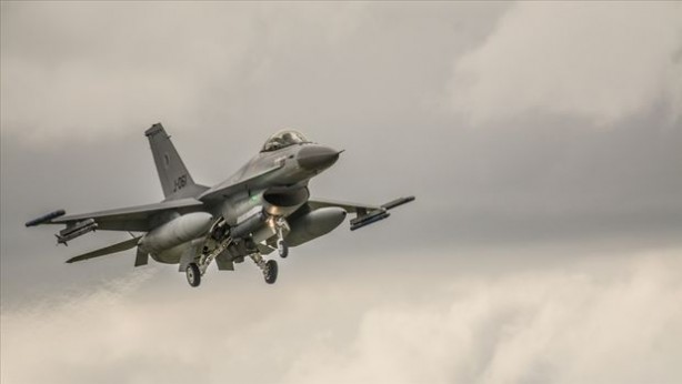 Foto - Türkiye'ye yok, o ülkeye var! F-16'ları kullanmaya başladılar