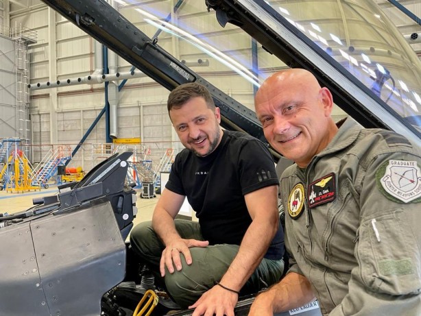 Foto - Türkiye'ye yok, o ülkeye var! F-16'ları kullanmaya başladılar