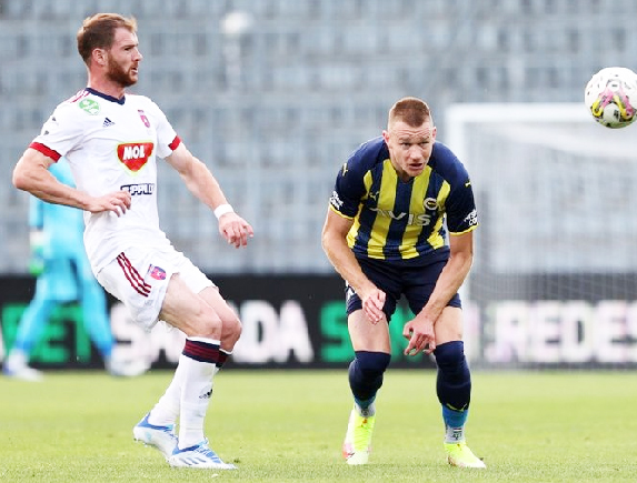 Foto - Türkiye'yi ayağa kaldıracak hamle! Bunu ilk kez yaptılar... Sivas maçında tribündeydiler!